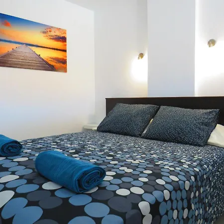 Near The Sea Arenas بلايا ديل إنغلز